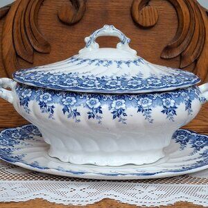 Antique F. Winkle & Co. Colonial Pottery "Matlock" Pattern Oval Soup Tureen